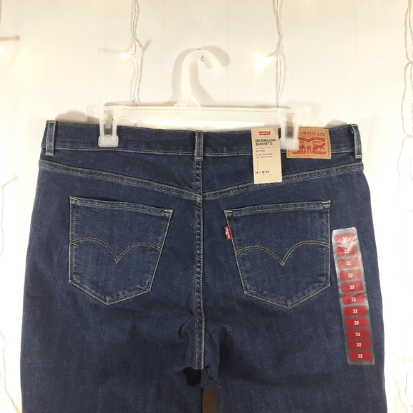 Levi's | Dark wash blue Bermuda jeans shorts - Picture 10 of 15